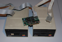 Apple Disk II Laufwerke mit Interface-Karte